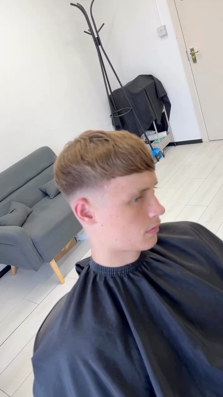 Mod cut with a heavy fringe, by Bucks