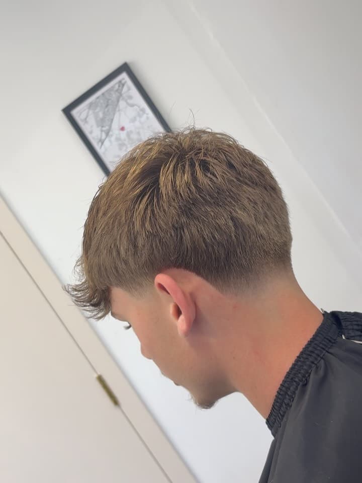 Longer textured fringe with a fade, by Fin